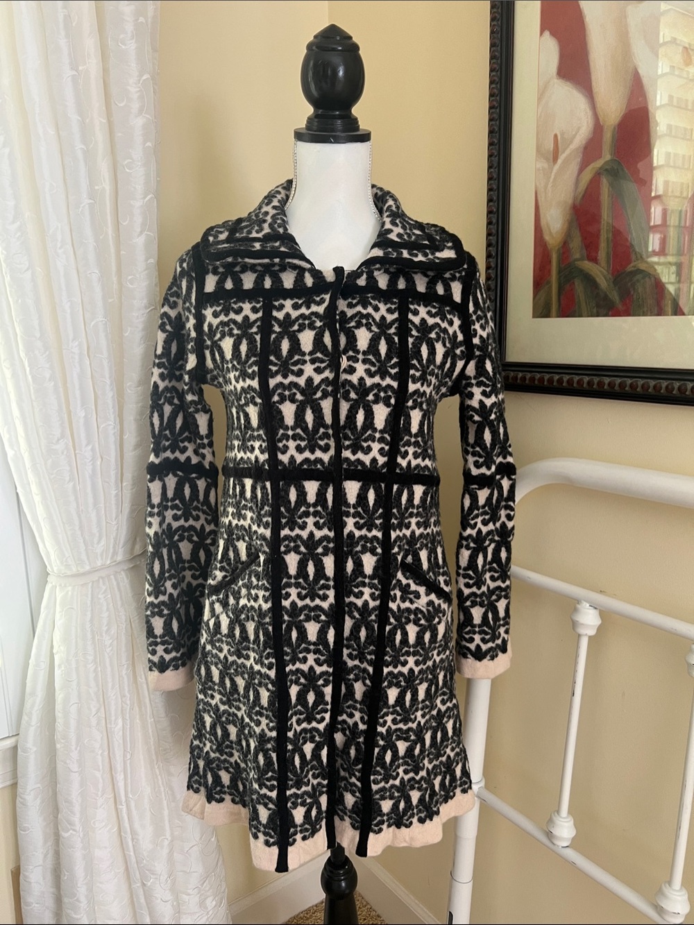 Black and Cream Long-Sleeve Patterned Knit Dress Coat by